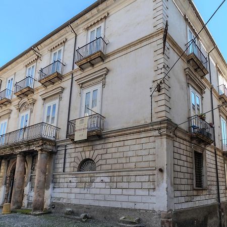 Dimora Storica Giostra Vecchia - Palazzo Grisolia 1809 Cosenza Exterior photo